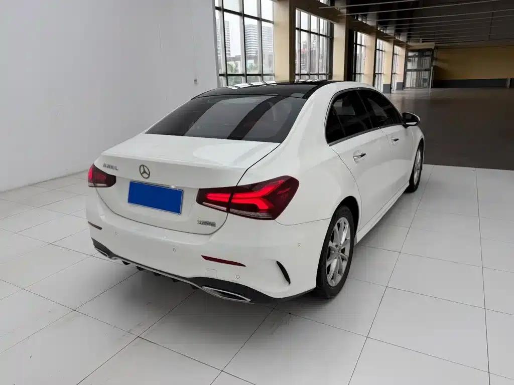 2019 Mercedes-Benz A-Class A 200 L Sport Sedan — миниатюра 7