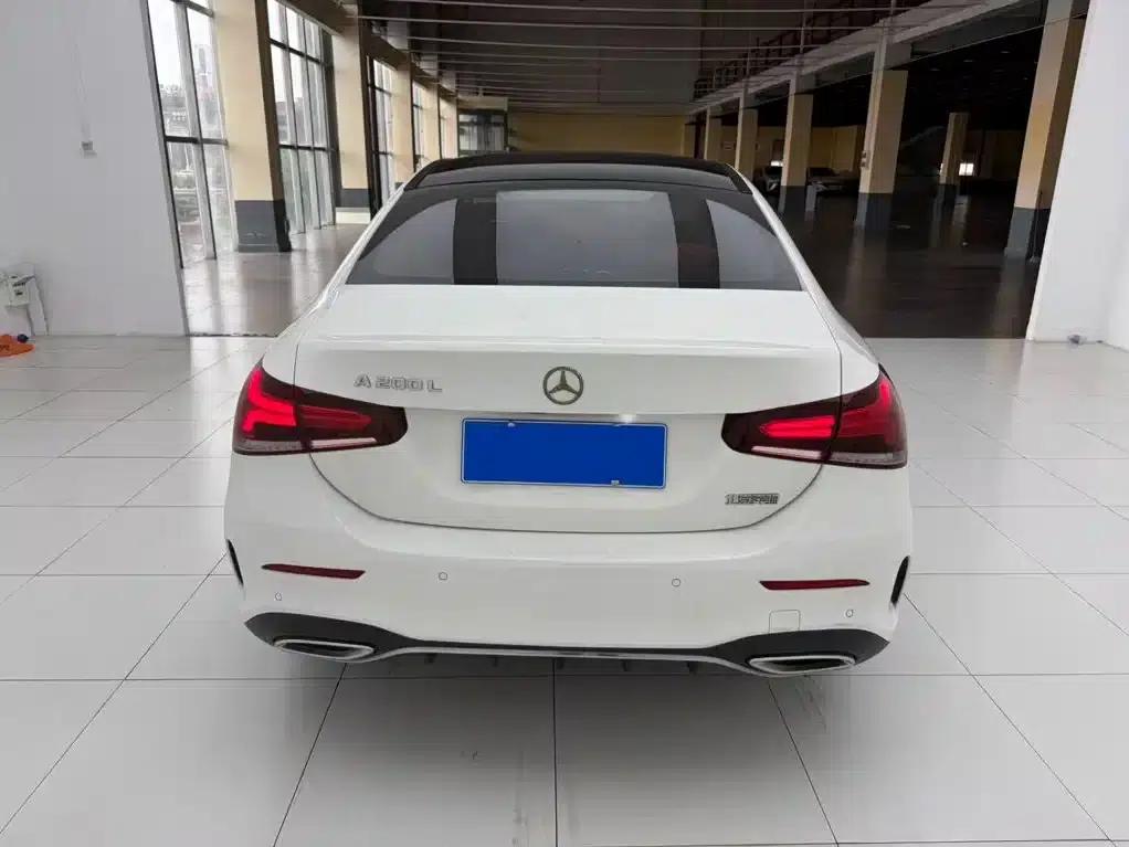 2019 Mercedes-Benz A-Class A 200 L Sport Sedan — миниатюра 8