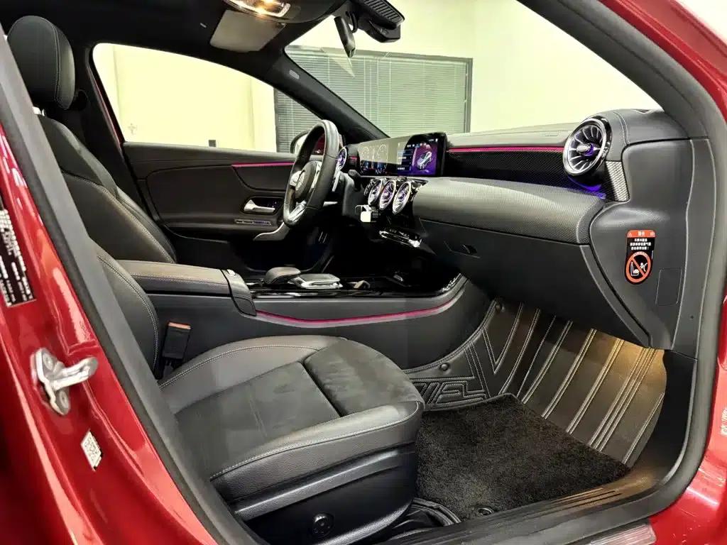 Mercedes-Benz A-Class 2021 A 200 L Sport Sedan Fashion Edition — миниатюра 11