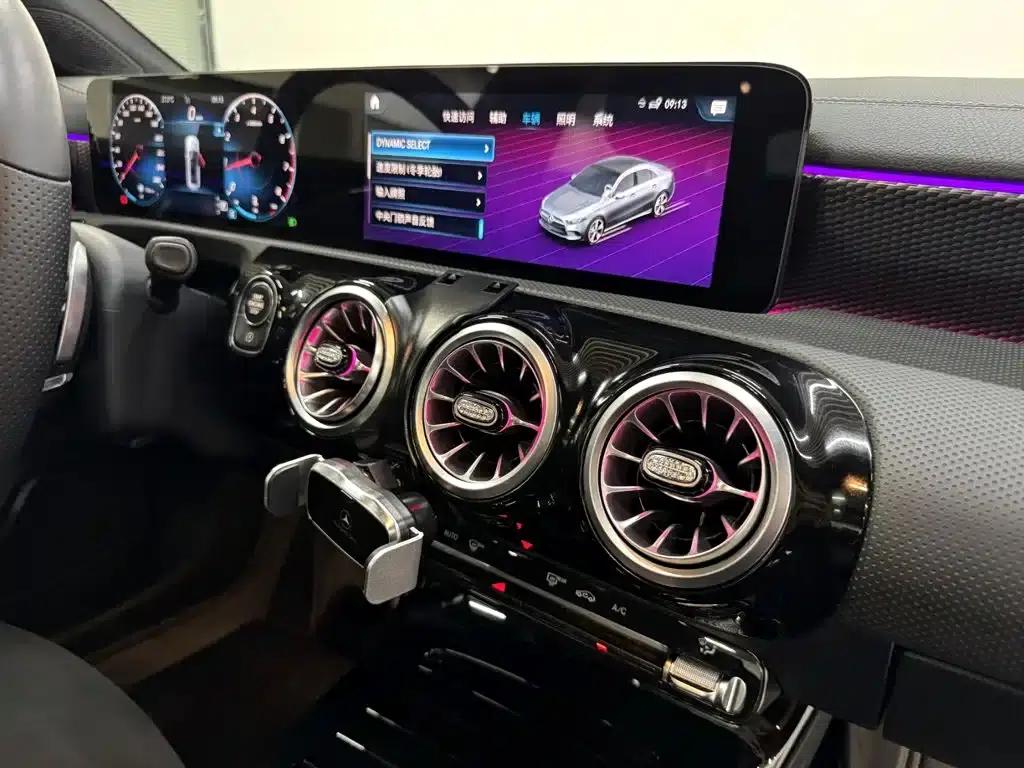 Mercedes-Benz A-Class 2021 A 200 L Sport Sedan Fashion Edition — миниатюра 14