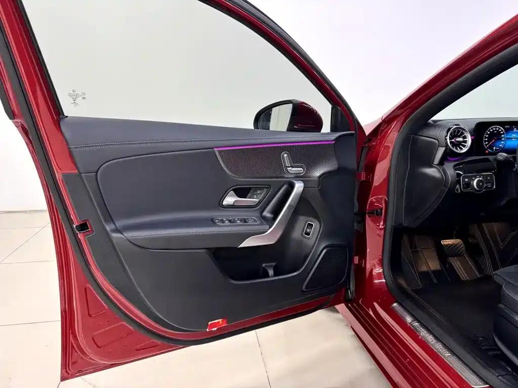 Mercedes-Benz A-Class 2021 A 200 L Sport Sedan Fashion Edition — миниатюра 8