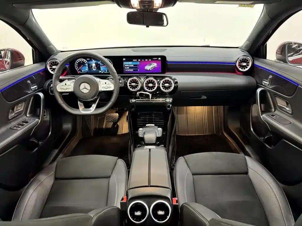 Mercedes-Benz A-Class 2021 A 200 L Sport Sedan Fashion Edition — миниатюра 10
