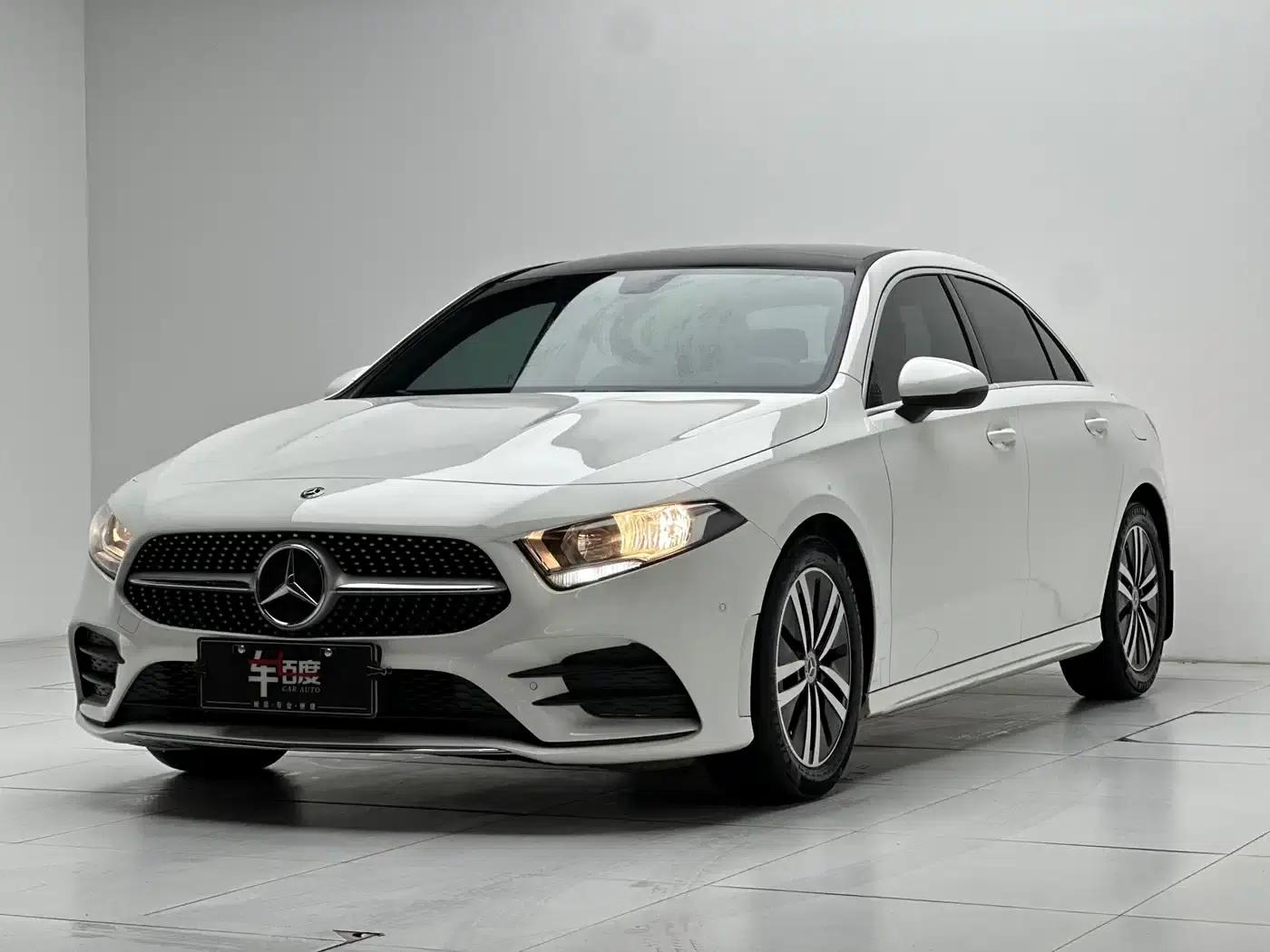 2019 Mercedes-Benz A-Class A 180 L Sport Sedan — миниатюра 1