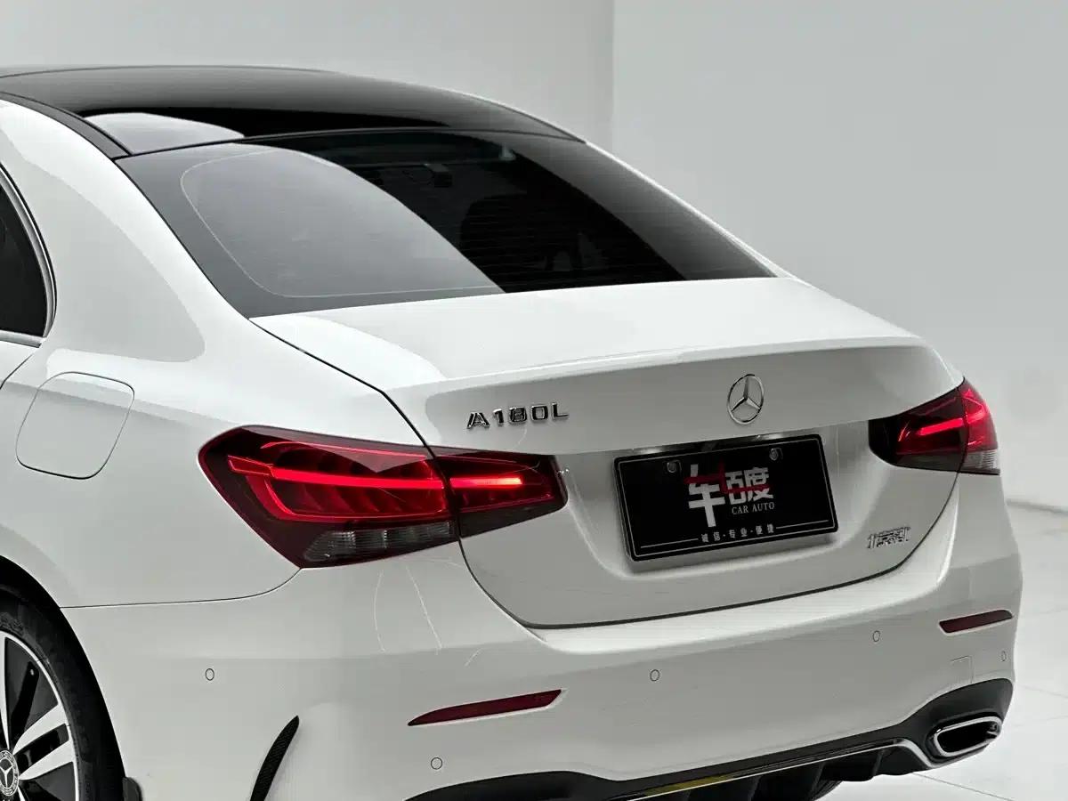2019 Mercedes-Benz A-Class A 180 L Sport Sedan — миниатюра 12