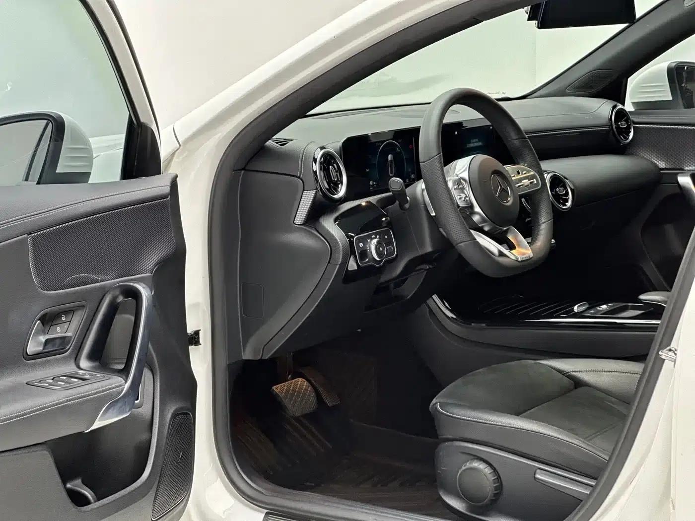 2019 Mercedes-Benz A-Class A 180 L Sport Sedan — миниатюра 13