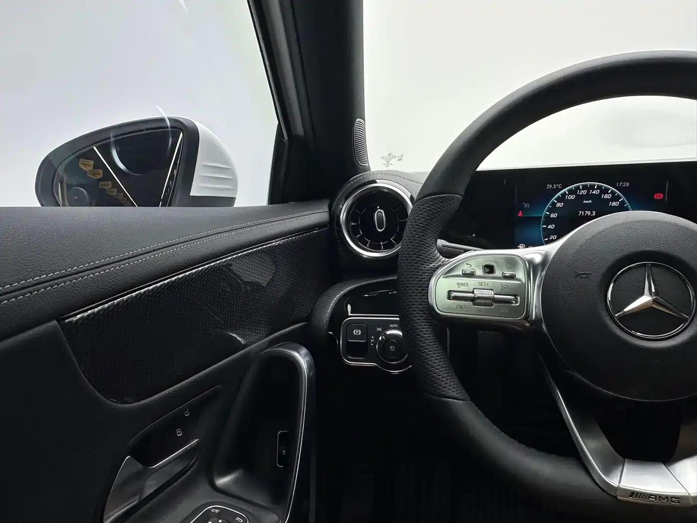 2019 Mercedes-Benz A-Class A 180 L Sport Sedan — миниатюра 20