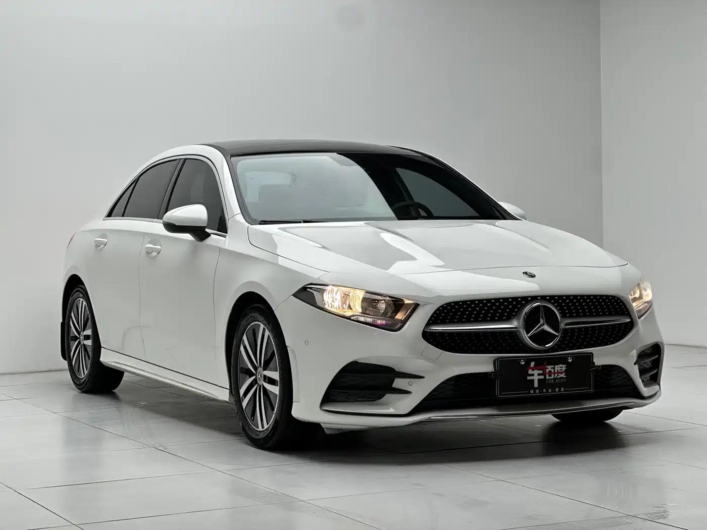 2019 Mercedes-Benz A-Class A 180 L Sport Sedan — миниатюра 3