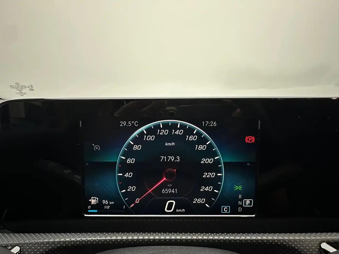 2019 Mercedes-Benz A-Class A 180 L Sport Sedan — миниатюра 24