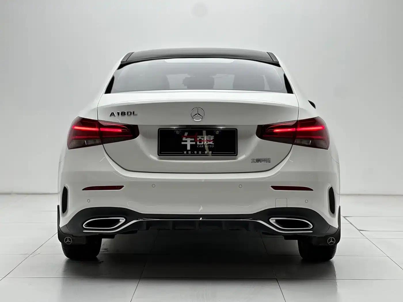 2019 Mercedes-Benz A-Class A 180 L Sport Sedan — миниатюра 5