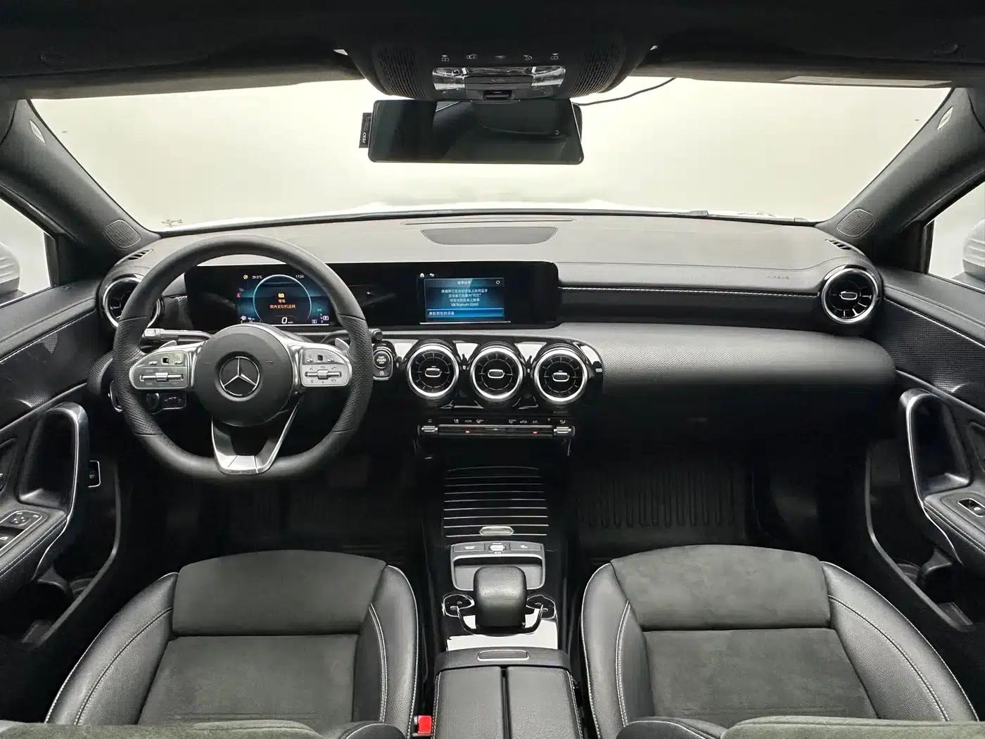 2019 Mercedes-Benz A-Class A 180 L Sport Sedan — миниатюра 9