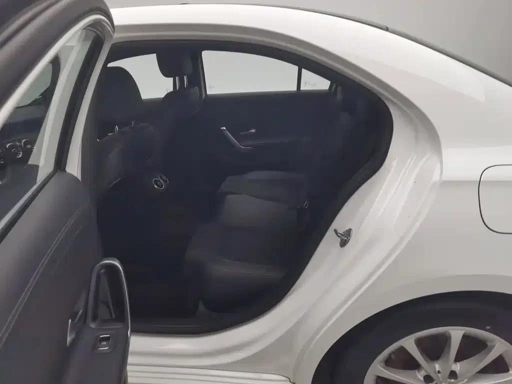 Mercedes-Benz A-Class 2020 Facelift A 200 L Sport Sedan Fashion Model — миниатюра 15