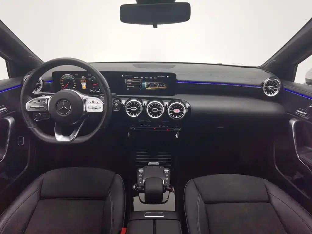 Mercedes-Benz A-Class 2020 Facelift A 200 L Sport Sedan Fashion Model — миниатюра 5
