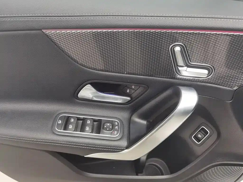 Mercedes-Benz A-Class 2020 Facelift A 200 L Sport Sedan Fashion Model — миниатюра 9