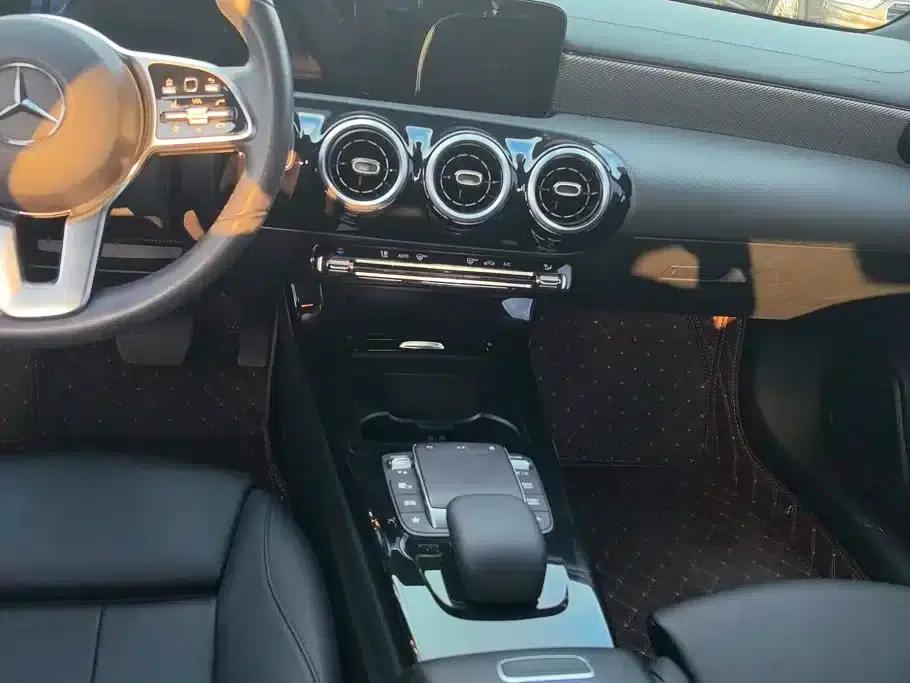 2021 Mercedes-Benz A-Class A 180 L — миниатюра 16