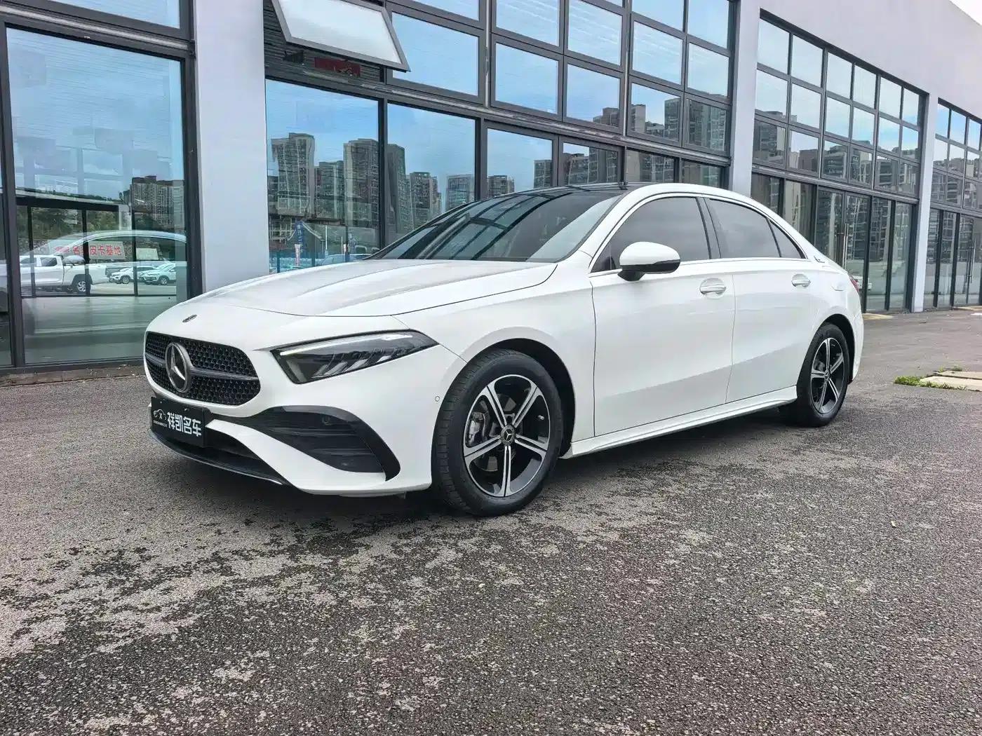 Mercedes-Benz A-Class 2024 A 200 L Fashion Edition — миниатюра 1