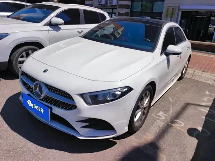 Mercedes-Benz A-Class 2022 Facelift A 200 L Sport Sedan Dynamic Edition — миниатюра 1