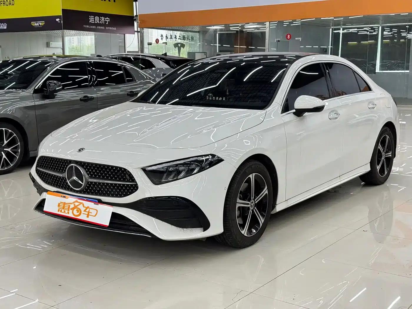 Mercedes-Benz A-Class 2024 Facelift A 200 L Fashion Model — миниатюра 1