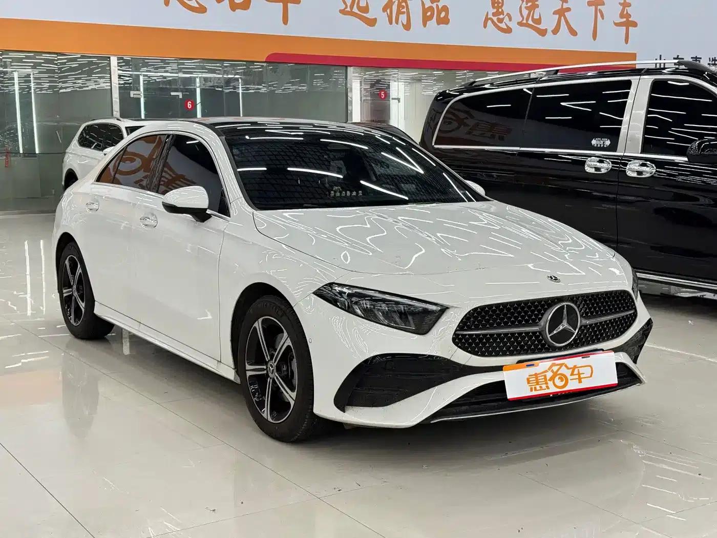 Mercedes-Benz A-Class 2024 Facelift A 200 L Fashion Model — миниатюра 3