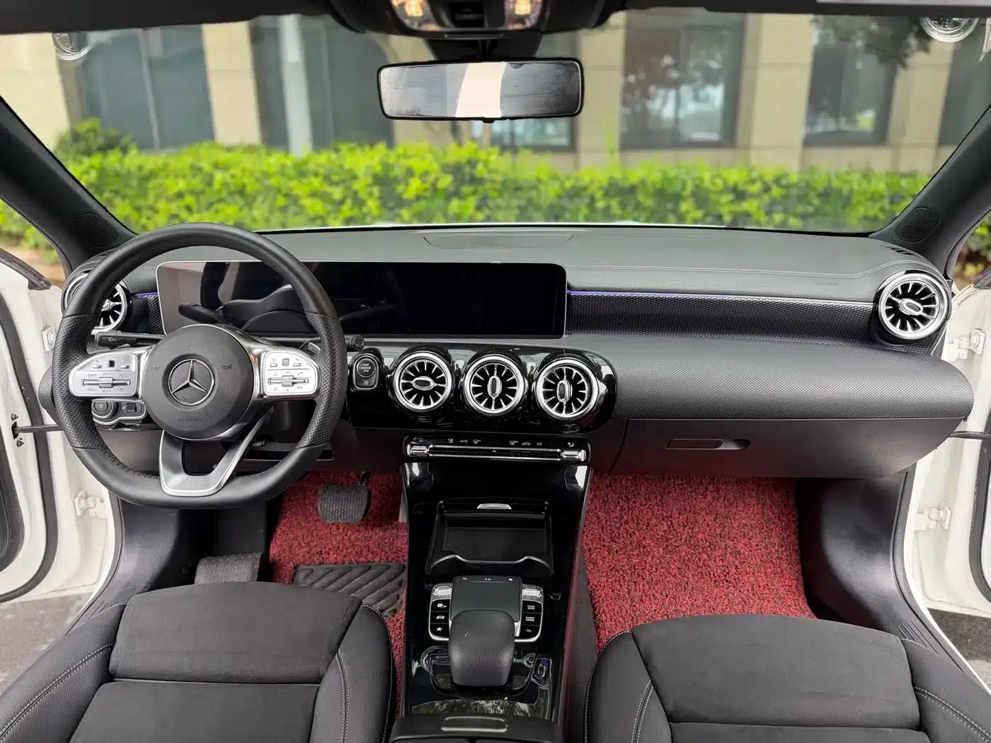 Mercedes-Benz A-Class 2022 A 200 L Sport Sedan Fashion Edition — миниатюра 7