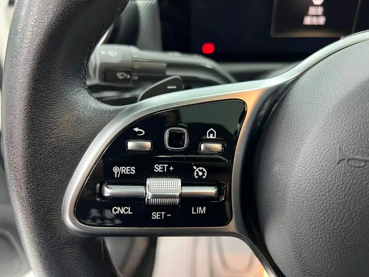 2022 Mercedes-Benz A-Class A 180 L Sport Sedan — миниатюра 14