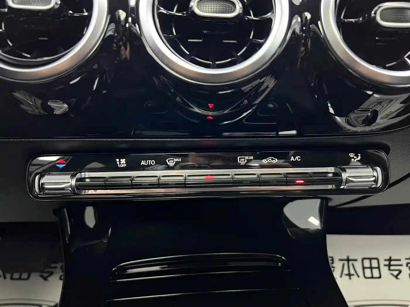 2022 Mercedes-Benz A-Class A 180 L Sport Sedan — миниатюра 18