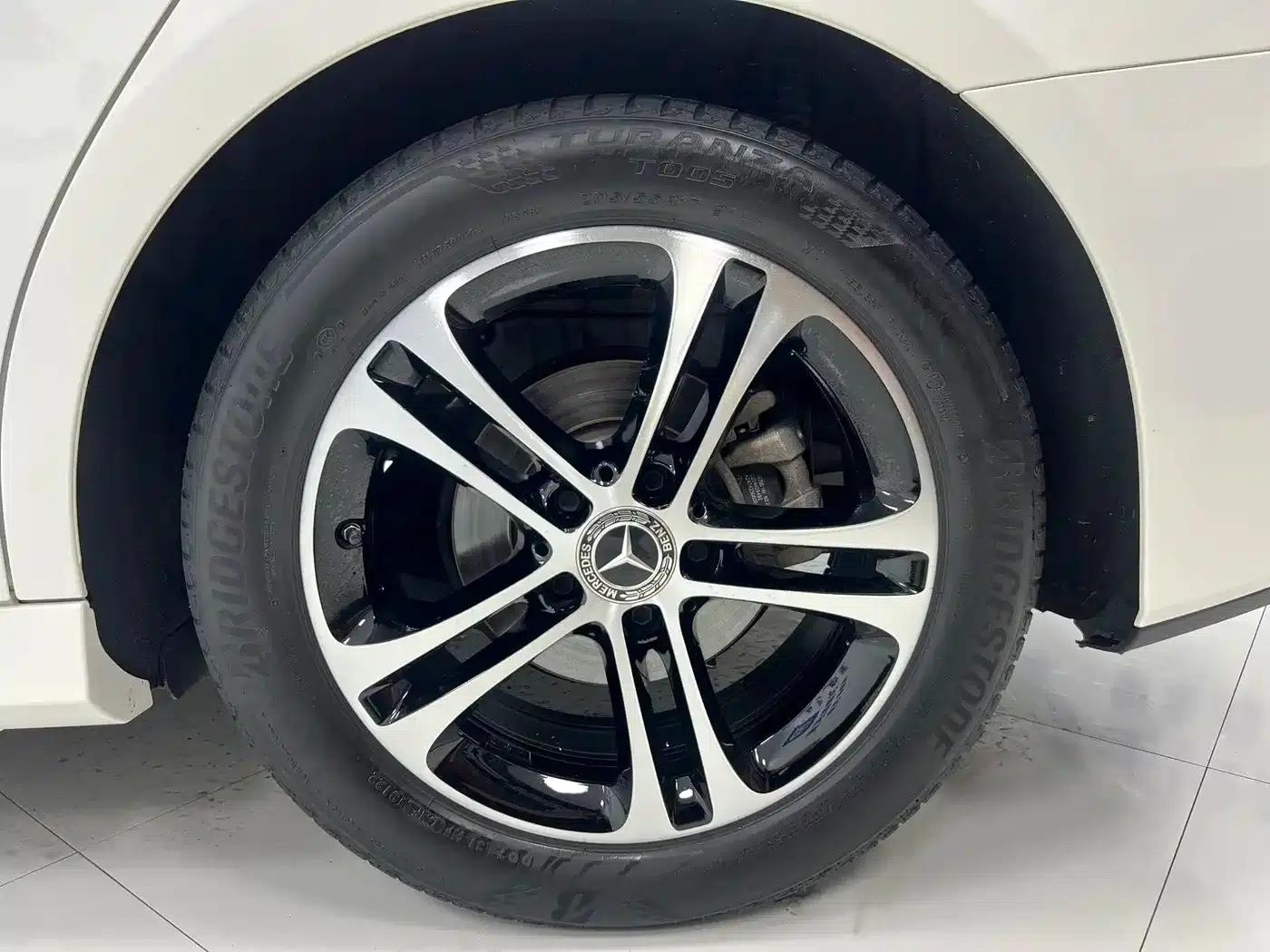 2022 Mercedes-Benz A-Class A 180 L Sport Sedan — миниатюра 21