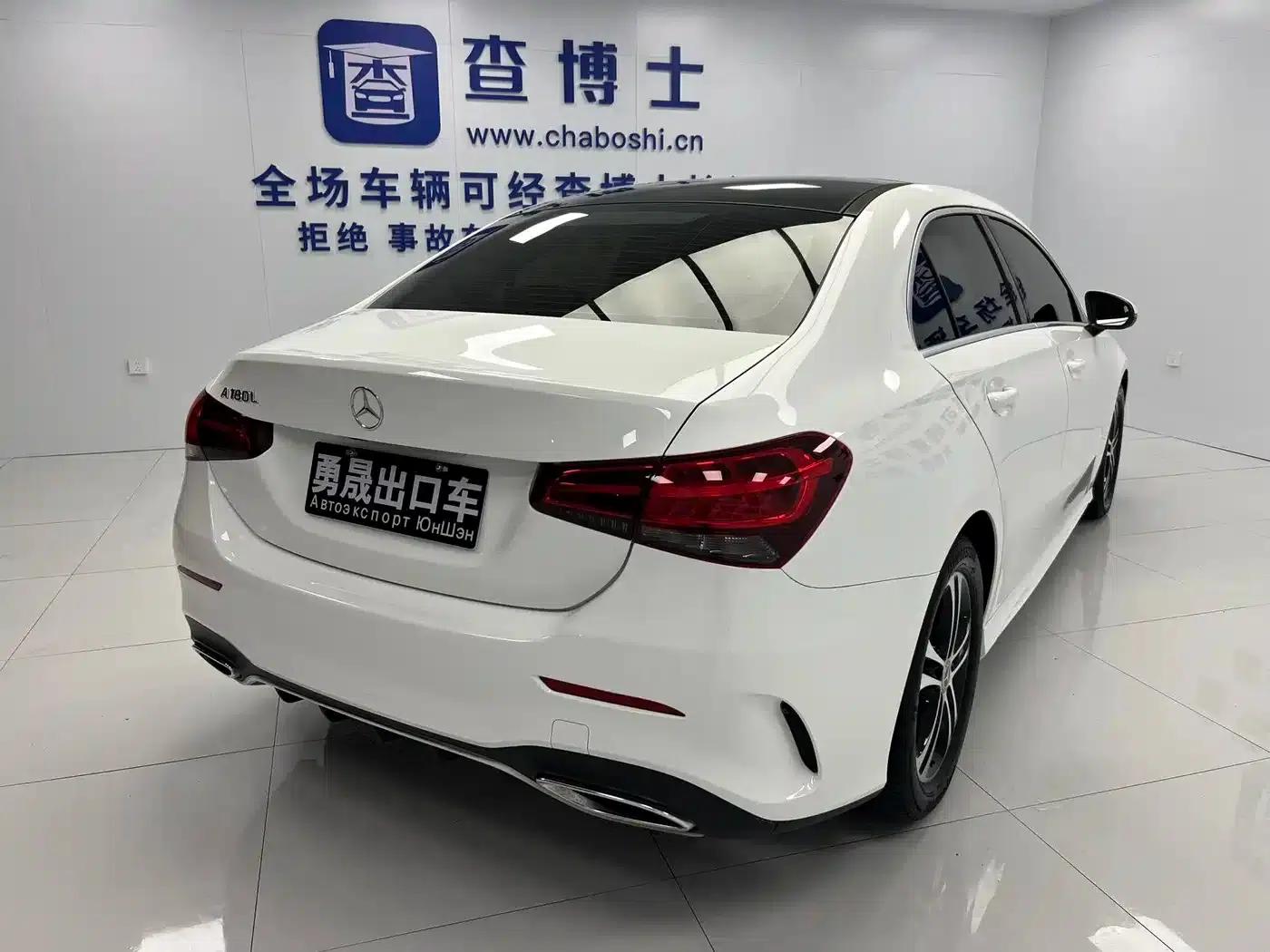 2022 Mercedes-Benz A-Class A 180 L Sport Sedan — миниатюра 4