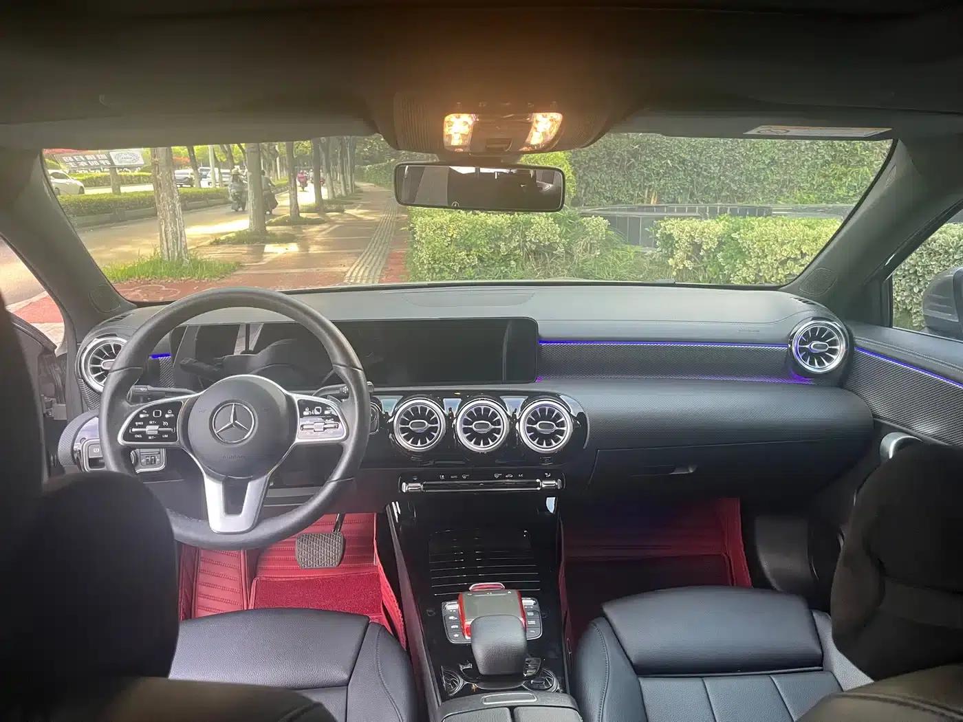 Mercedes-Benz A-Class 2020 Facelift A 180 L Sport Sedan — миниатюра 9