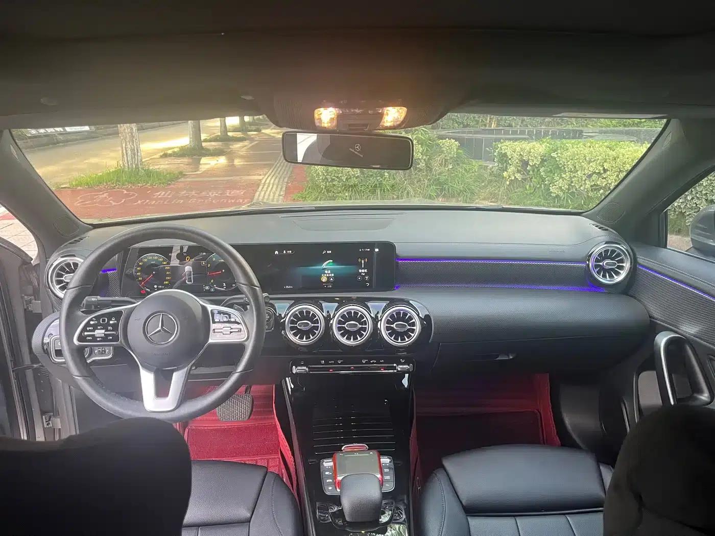 Mercedes-Benz A-Class 2020 Facelift A 180 L Sport Sedan — миниатюра 10