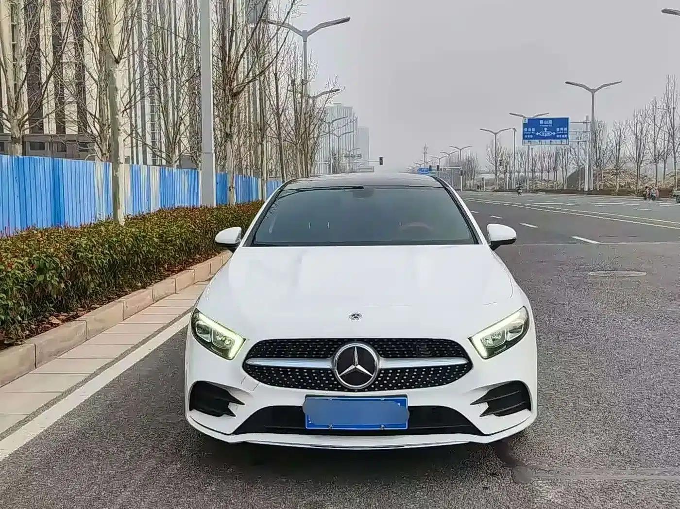 Mercedes-Benz A-Class 2020 Facelift A 200 L Sport Sedan Dynamic Edition — миниатюра 2