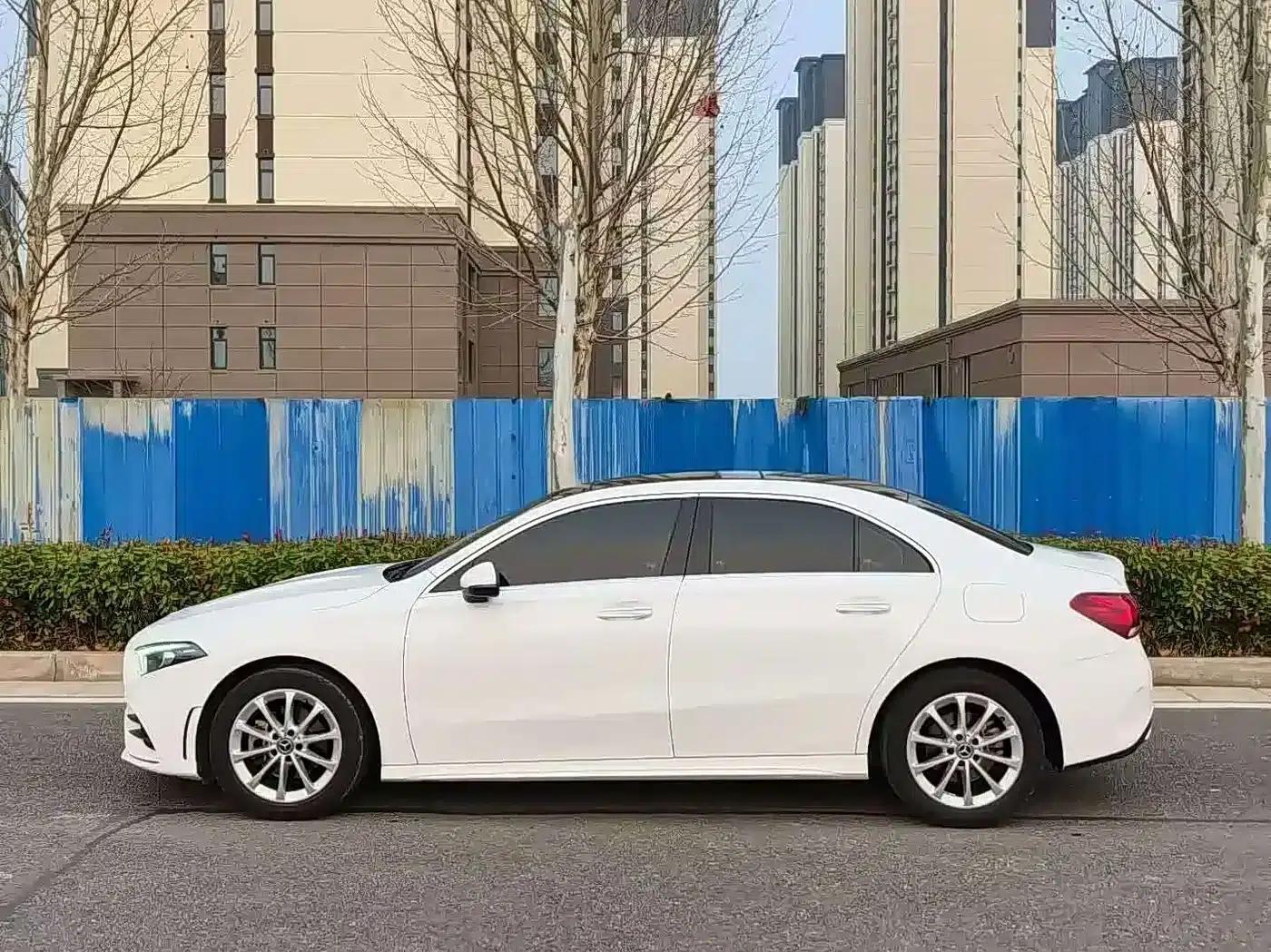 Mercedes-Benz A-Class 2020 Facelift A 200 L Sport Sedan Dynamic Edition — миниатюра 9