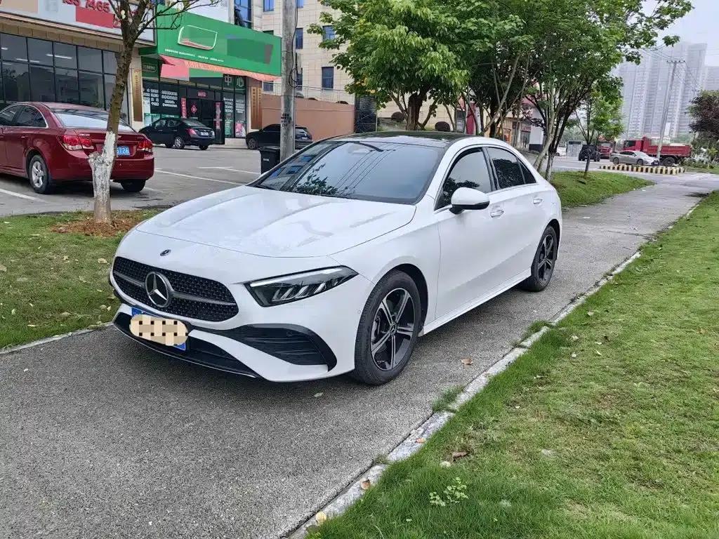 Mercedes-Benz A-Class 2024 Facelift A 200 L Fashion Model — миниатюра 1