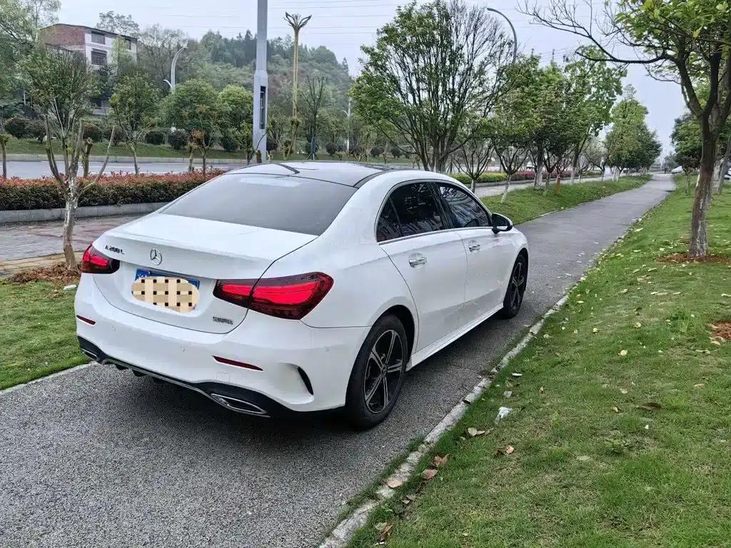 Mercedes-Benz A-Class 2024 Facelift A 200 L Fashion Model — миниатюра 2