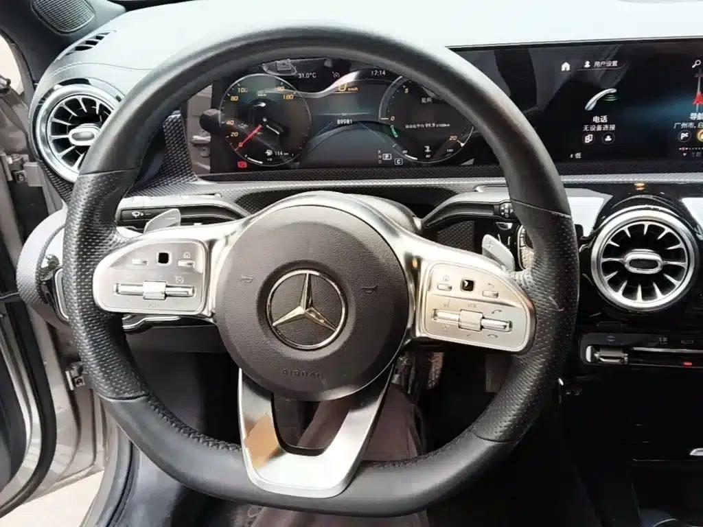 Mercedes-Benz A-Class 2020 Facelift A 200 L Sport Sedan Fashion Model — миниатюра 11