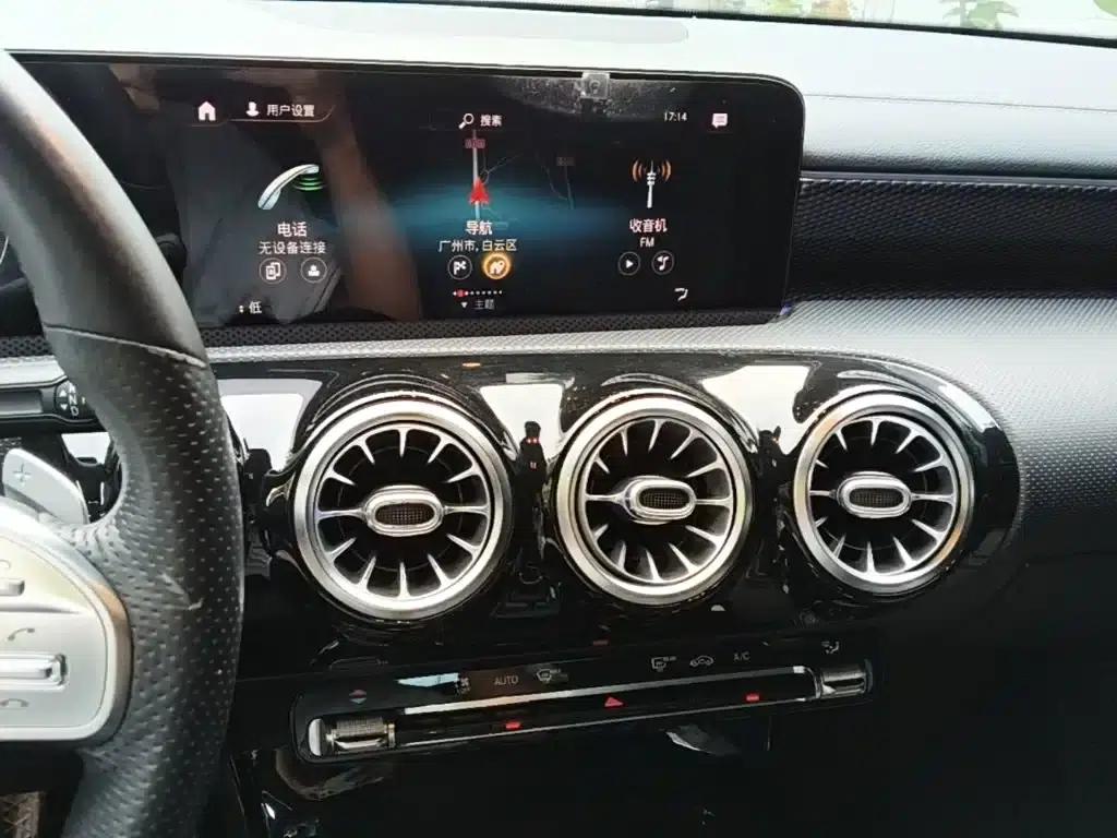 Mercedes-Benz A-Class 2020 Facelift A 200 L Sport Sedan Fashion Model — миниатюра 13