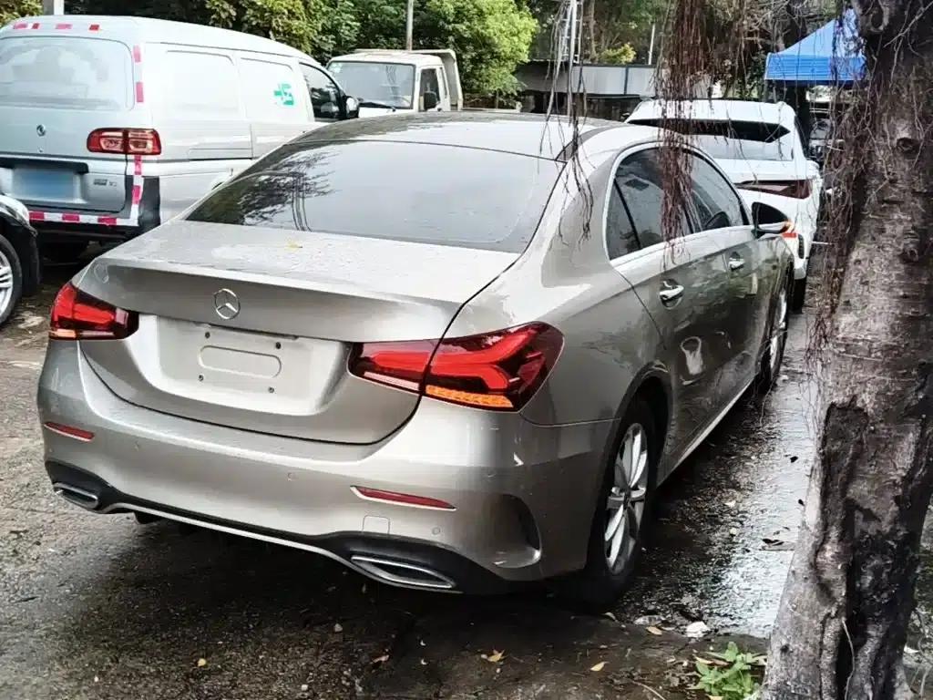 Mercedes-Benz A-Class 2020 Facelift A 200 L Sport Sedan Fashion Model — миниатюра 7