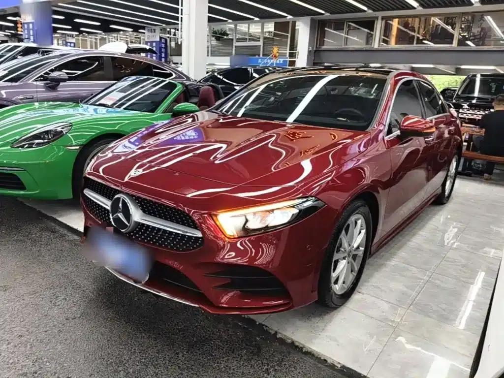 Mercedes-Benz A-Class 2022 Facelift A 200 L Sport Sedan Fashion Model — миниатюра 2