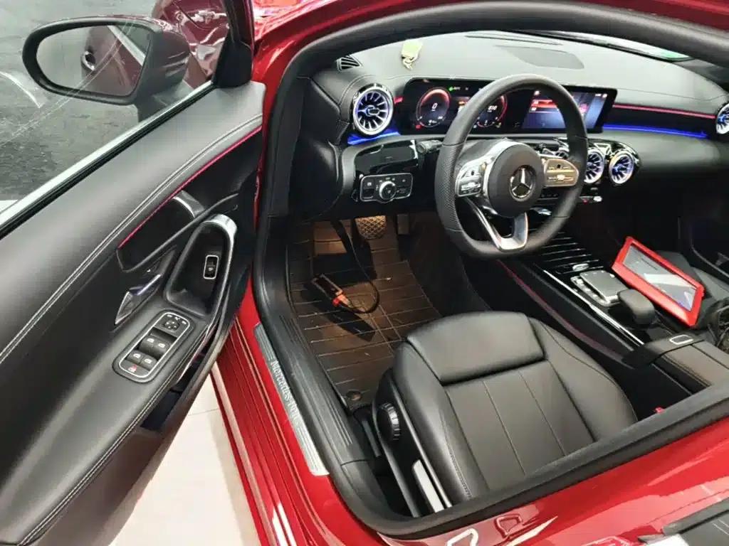 Mercedes-Benz A-Class 2022 Facelift A 200 L Sport Sedan Fashion Model — миниатюра 16
