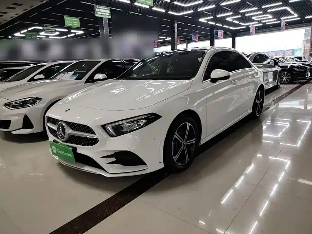 Mercedes-Benz A-Class 2022 Facelift III A 200 L Sport Sedan Fashion Edition — миниатюра 2