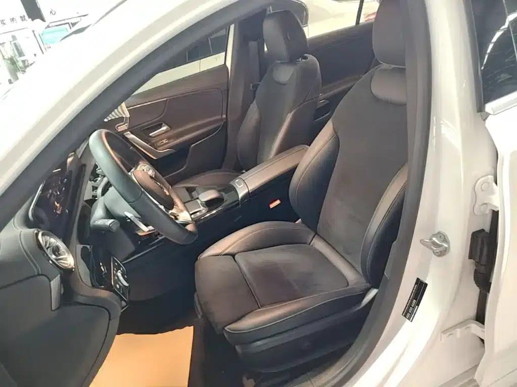 Mercedes-Benz A-Class 2022 Facelift III A 200 L Sport Sedan Fashion Edition — миниатюра 15