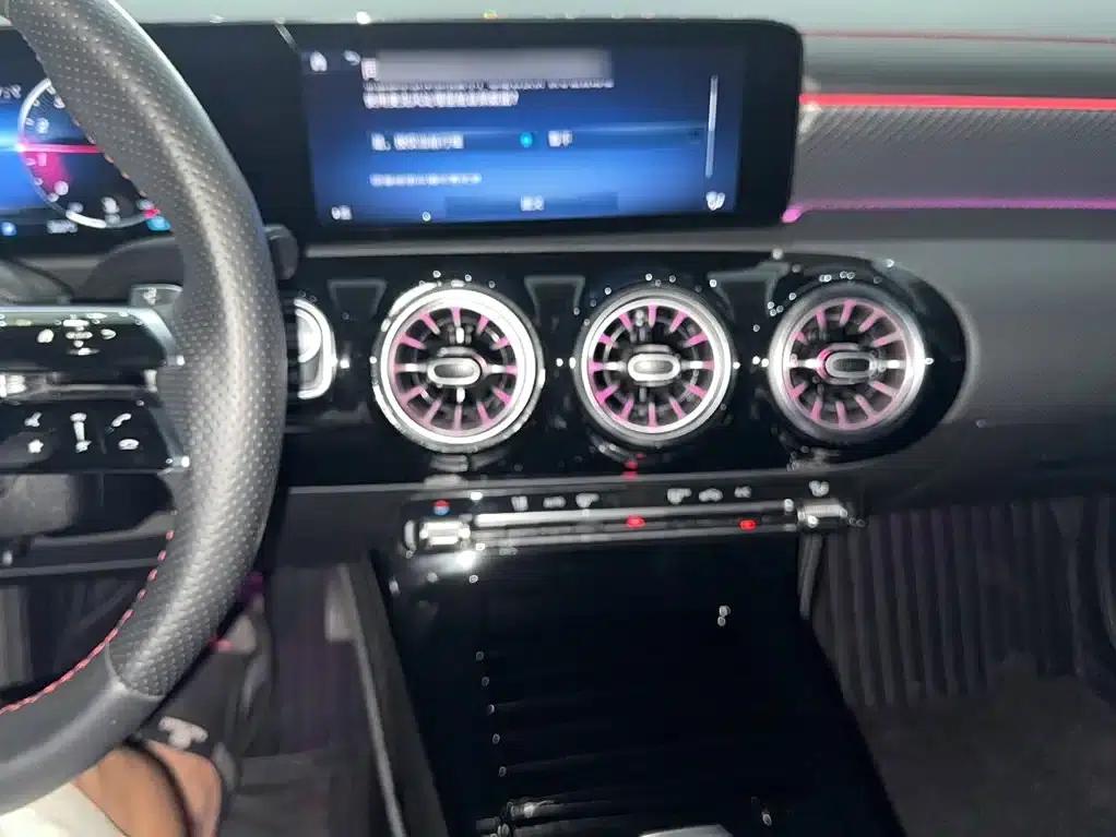2023 Mercedes-Benz A-Class A 200 L Fashion Edition — миниатюра 8