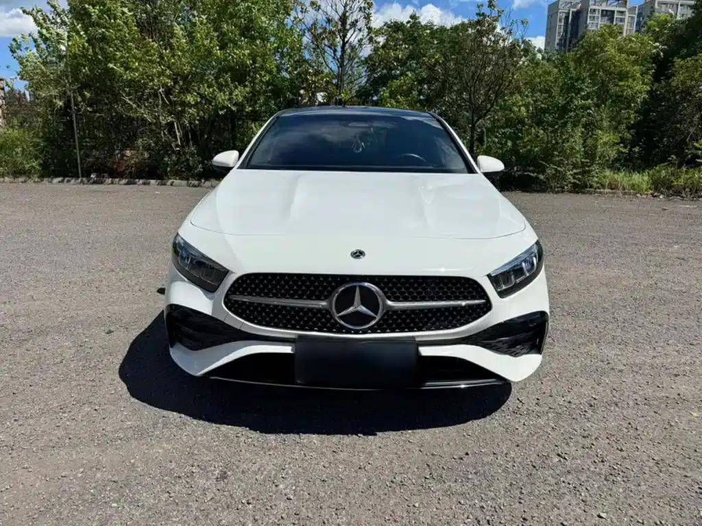 2023 Mercedes-Benz A-Class A 200 L Fashion Edition — миниатюра 9