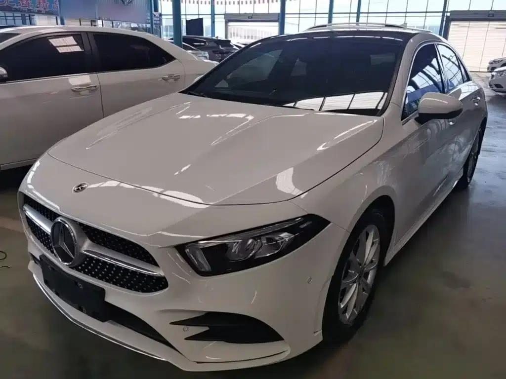 Mercedes-Benz A-Class 2021 A 200 L Sport Sedan Fashion Edition — миниатюра 1