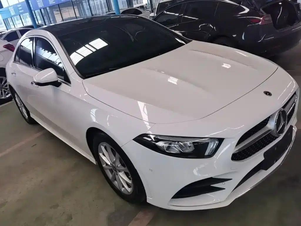 Mercedes-Benz A-Class 2021 A 200 L Sport Sedan Fashion Edition — миниатюра 4