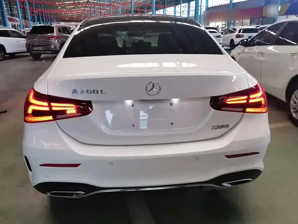 Mercedes-Benz A-Class 2021 A 200 L Sport Sedan Fashion Edition — миниатюра 6