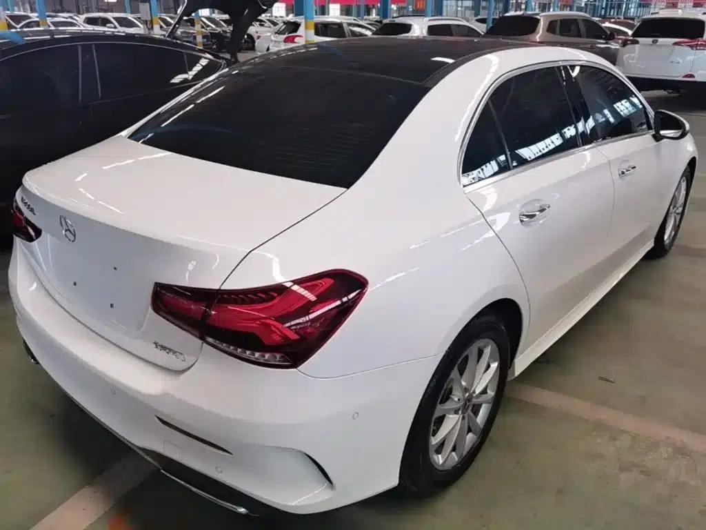 Mercedes-Benz A-Class 2021 A 200 L Sport Sedan Fashion Edition — миниатюра 7