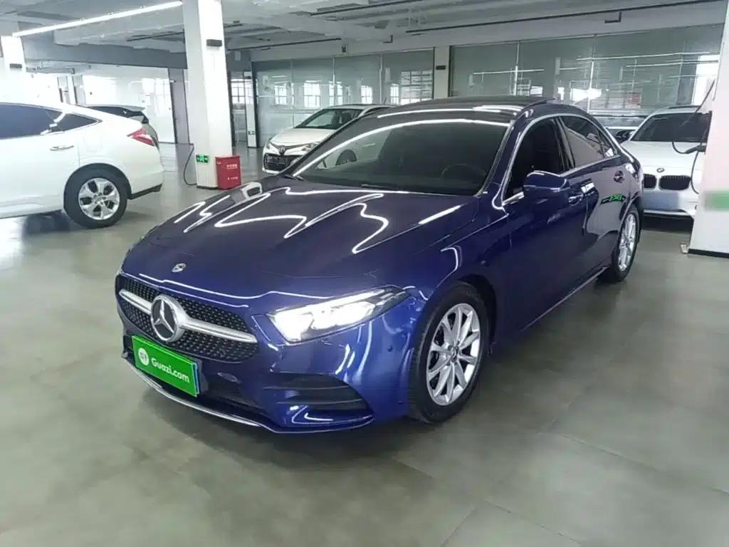Mercedes-Benz A-Class 2020 Facelift A 200 L Sport Sedan Fashion Model — миниатюра 2