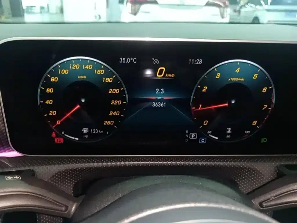 Mercedes-Benz A-Class 2020 Facelift A 200 L Sport Sedan Fashion Model — миниатюра 12