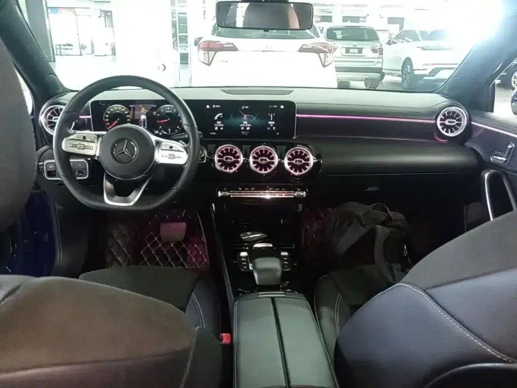 Mercedes-Benz A-Class 2020 Facelift A 200 L Sport Sedan Fashion Model — миниатюра 10