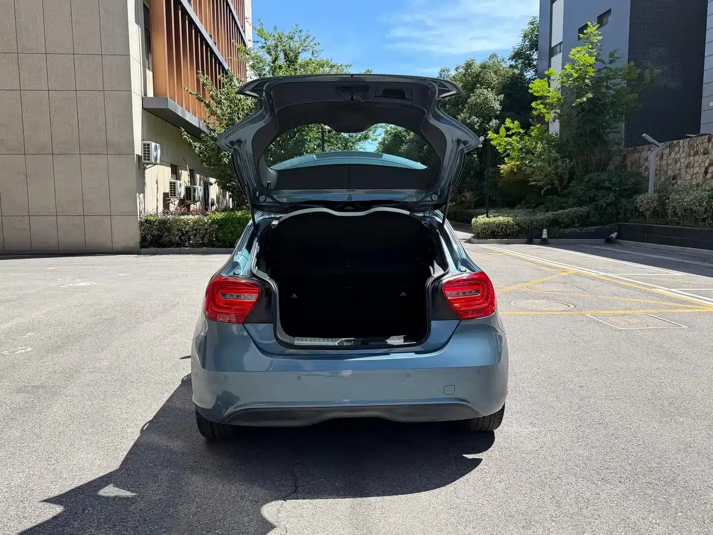 Imported 2015 Mercedes-Benz A-Class A 180 — миниатюра 4